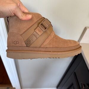 UGG Neumel SnapBack - Chestnut
